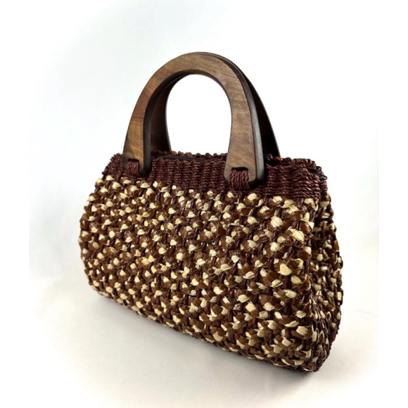 Vintage Woven Top Handle Medium Sized Handbag • Straw and Natural Fibers • Wood - Picture 10 of 10